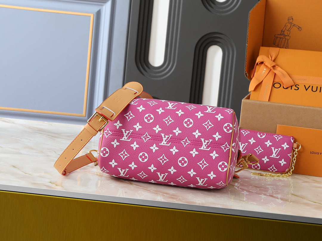 Designer Crossbody Bag for Women 25.0x15.0x15.0cm LEM341
