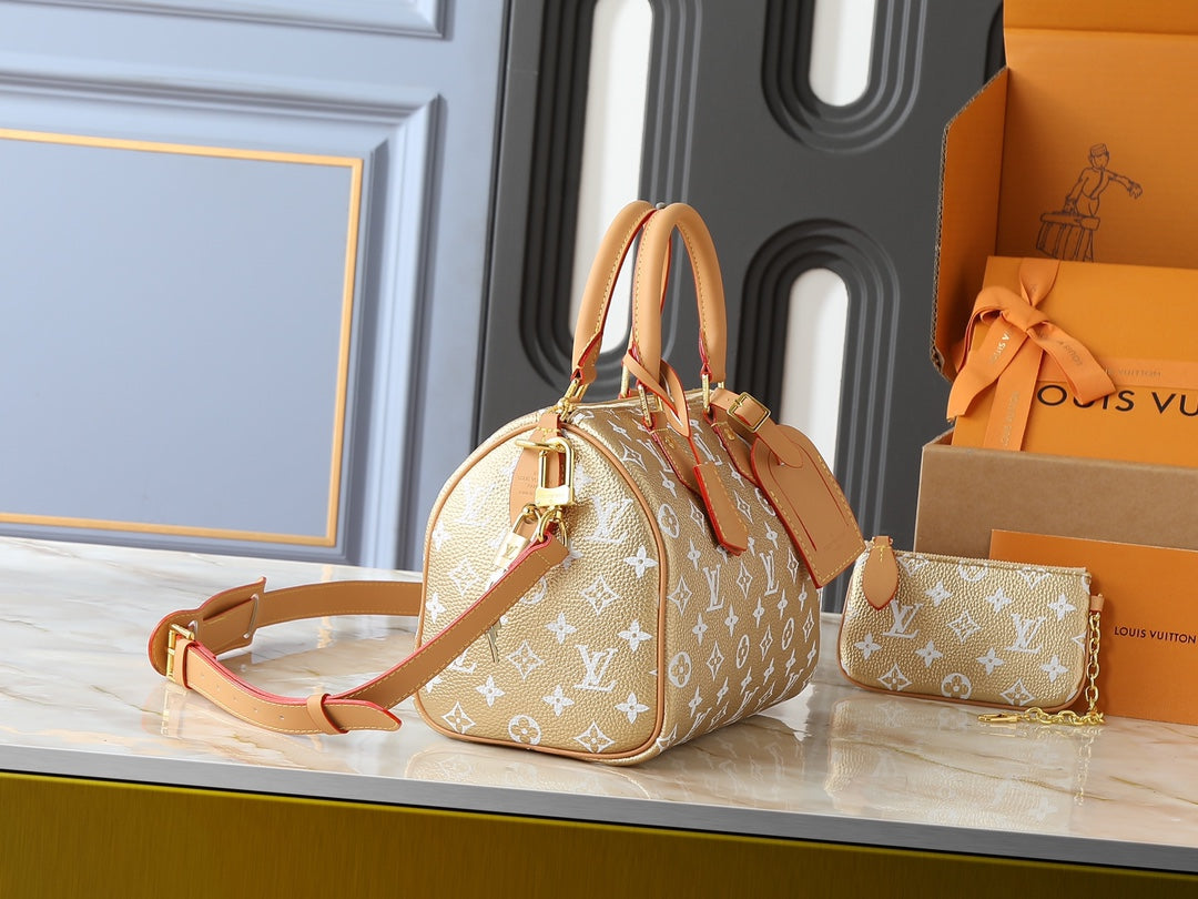 Designer Crossbody Bag for Women 25.0x15.0x15.0cm LEM341