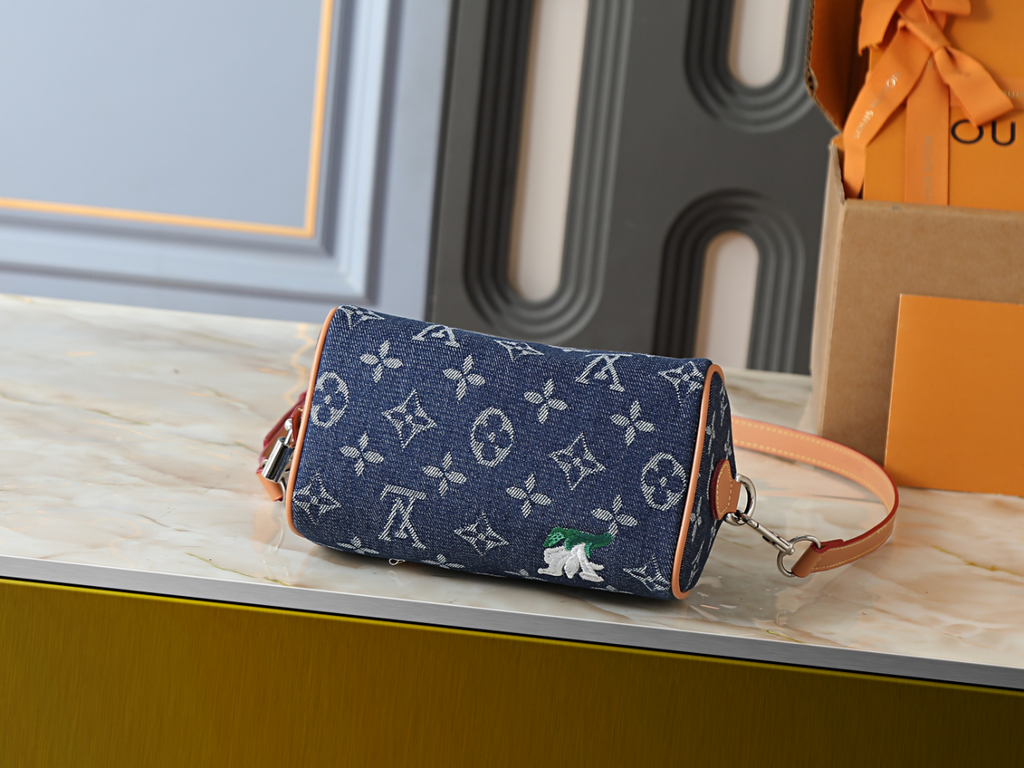 Fashion Handbag for Women 18x12x10cm LEM407