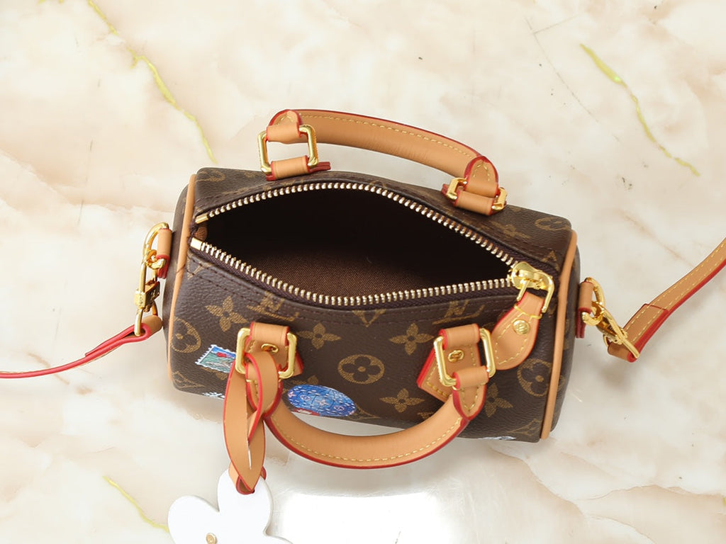 Designer Crossbody Bag for Women 16x10x7.5cm LEM338