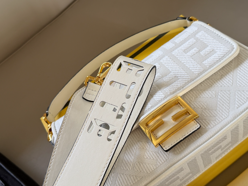 Black/White Handbag for Women 26*16cm FEM23