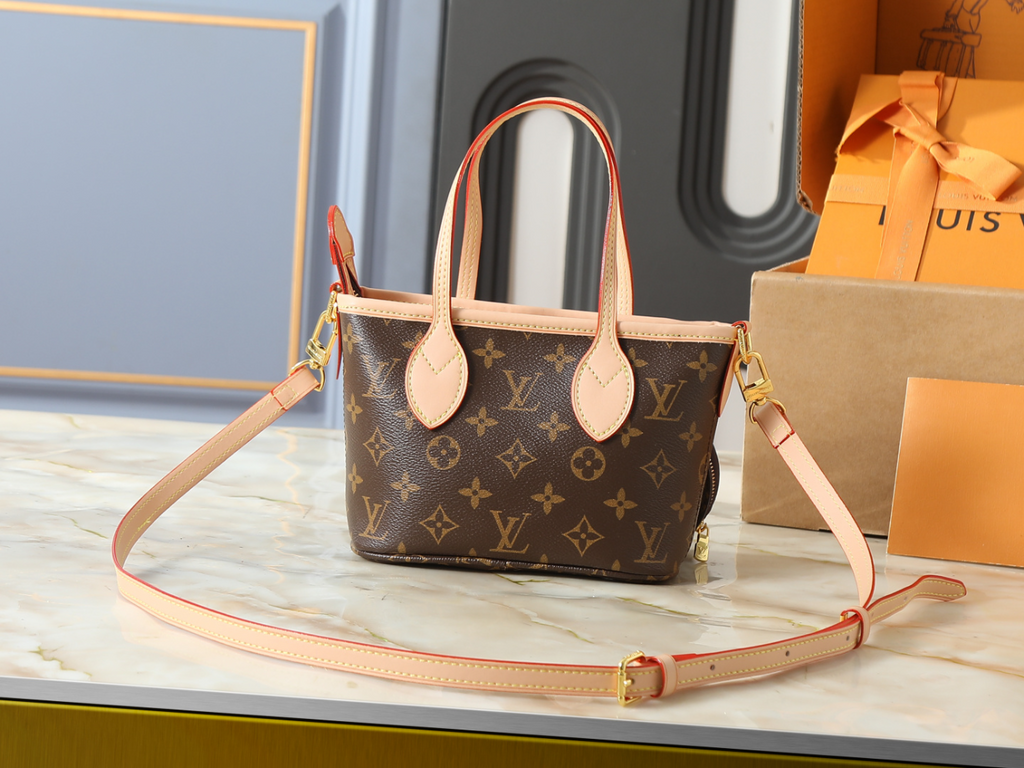 Brown Handbag for Women 24x14x9cm LEM437