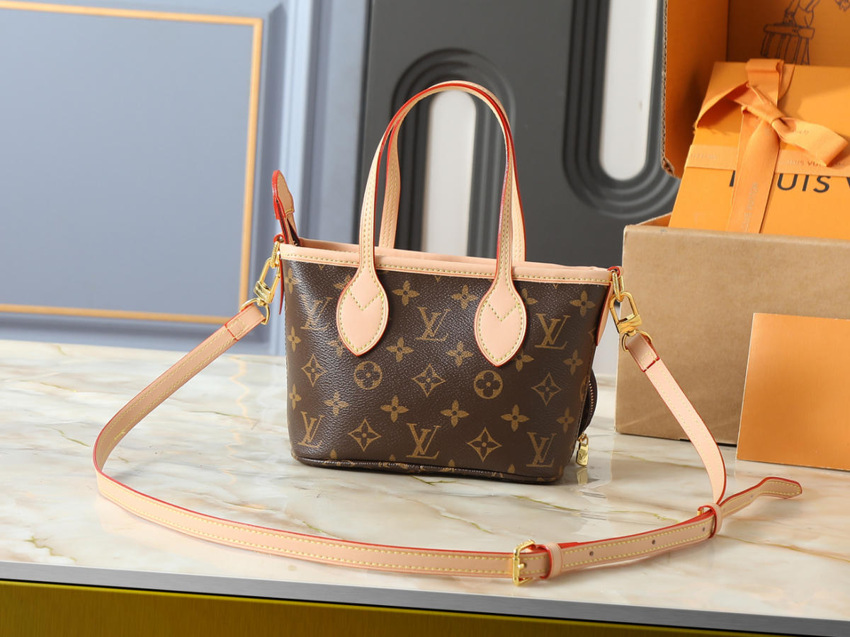 Brown Handbag for Women 24x14x9cm LEM437