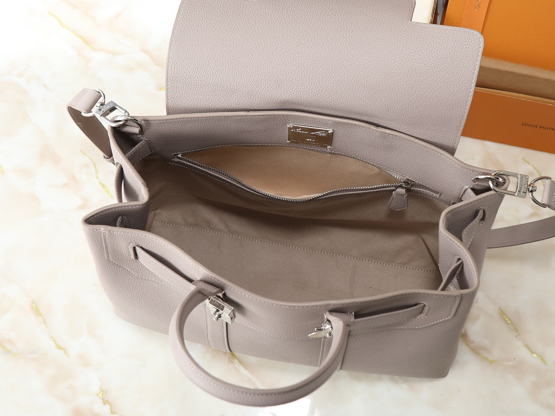 Designer Shoulder Bag for Women LEM298