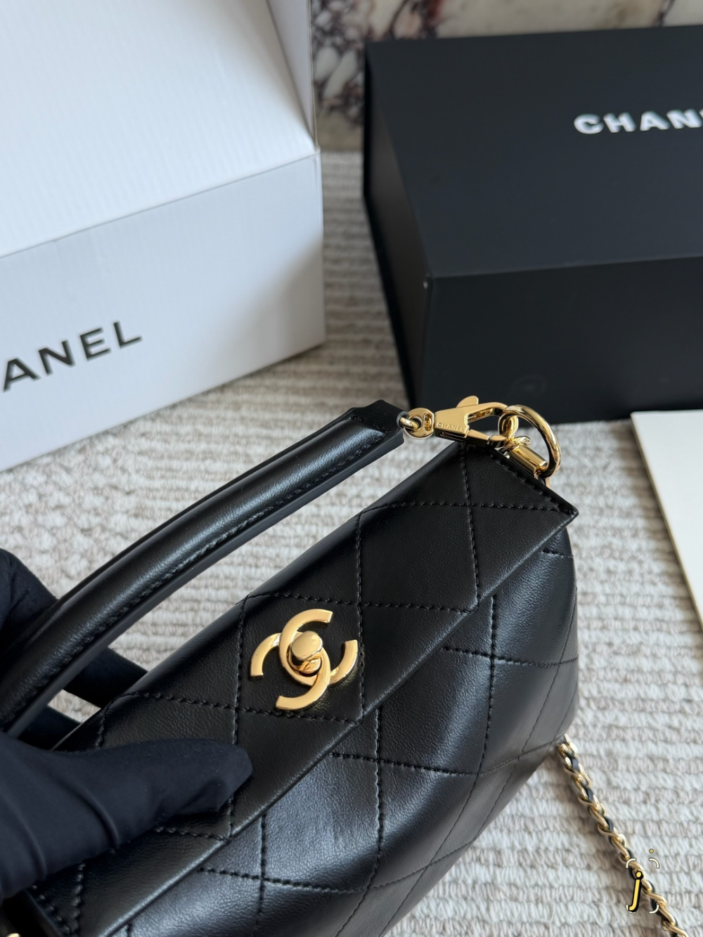 Black/White Handbag for Women 22*13cm CEM307