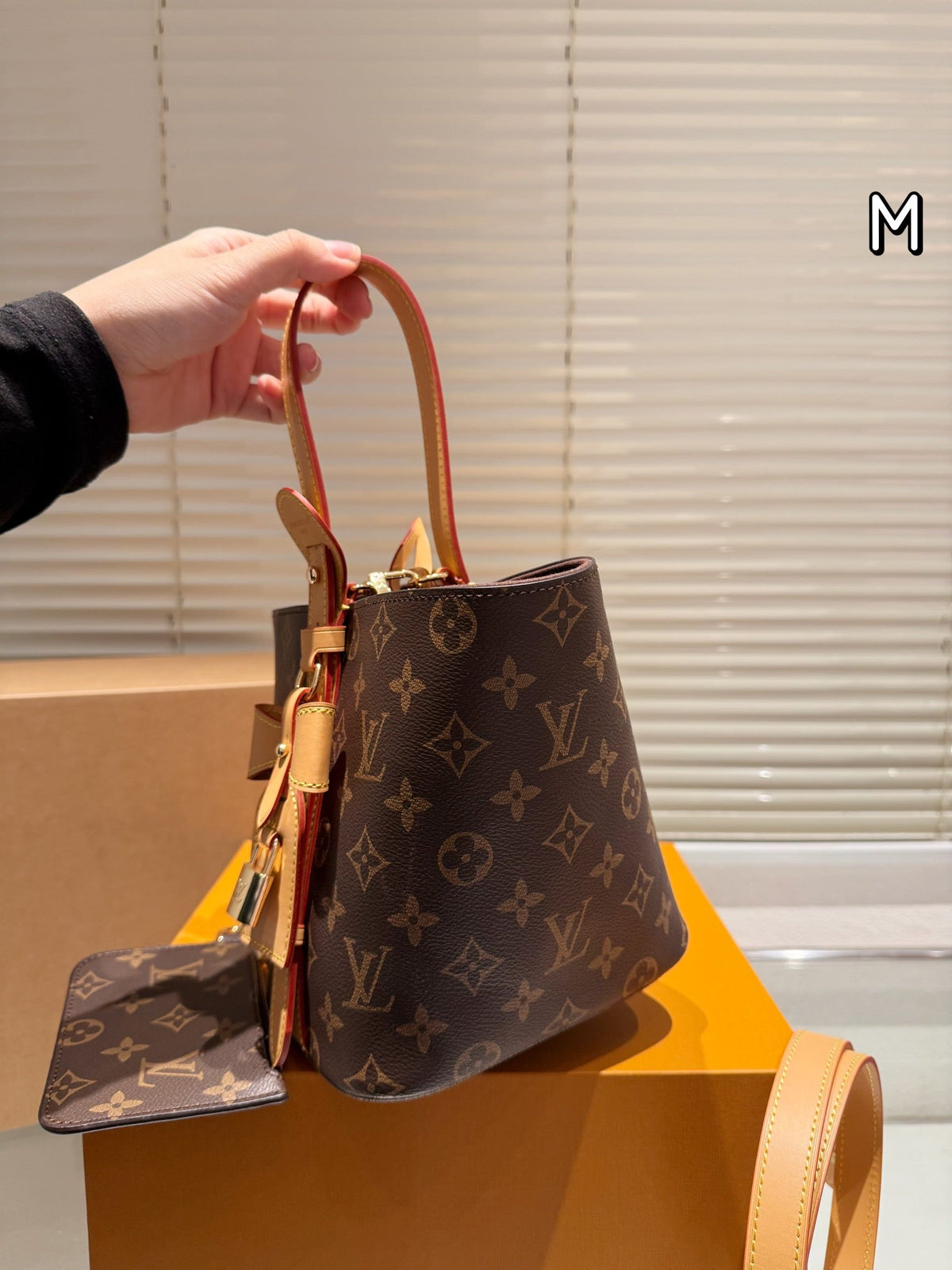 Fashion Bag for Women 17*19cm LEM205