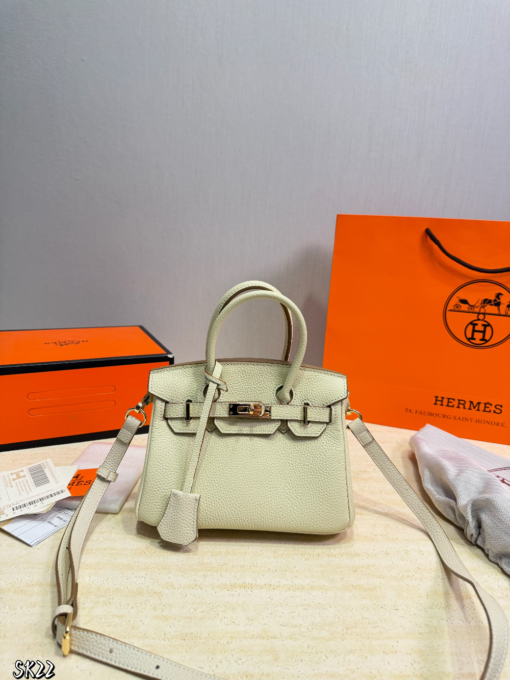 Fashion Handbag for Women 21*14cm HEM121
