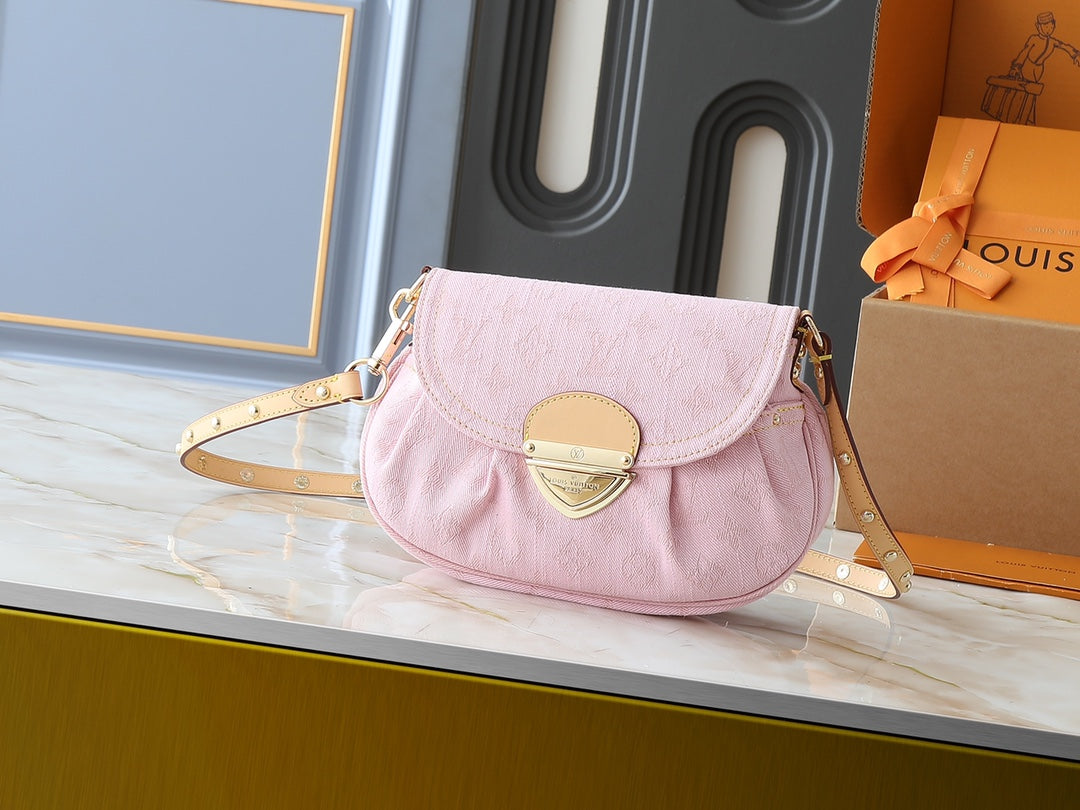 Designer Pink Shoulder Bag for Women 27.0x18.0x3.0cm LEM250