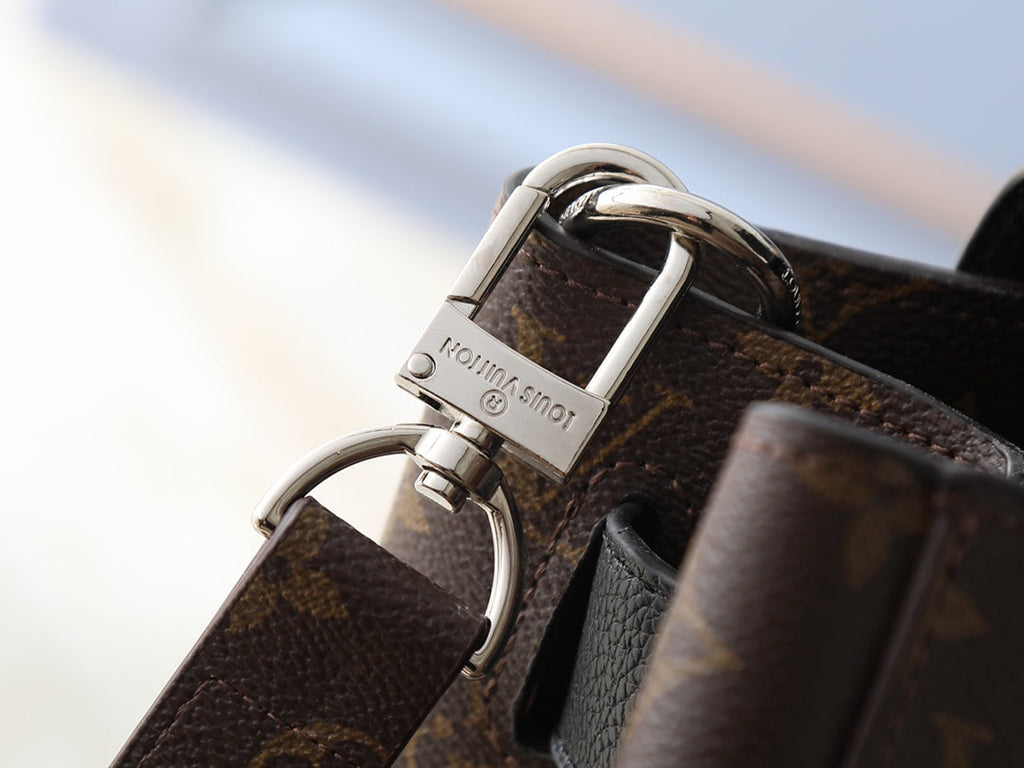 Designer Shoulder Bag for Women LEM298