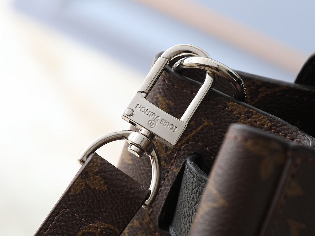 Designer Shoulder Bag for Women LEM298