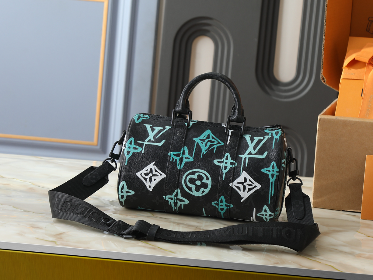 Black Handbag for Women 25x15x11cm LEM494