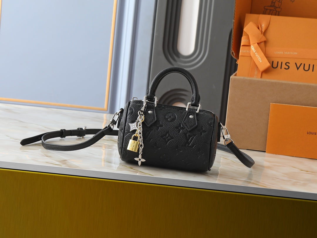 Designer Crossbody Bag for Women 16x10x7.5cm LEM338