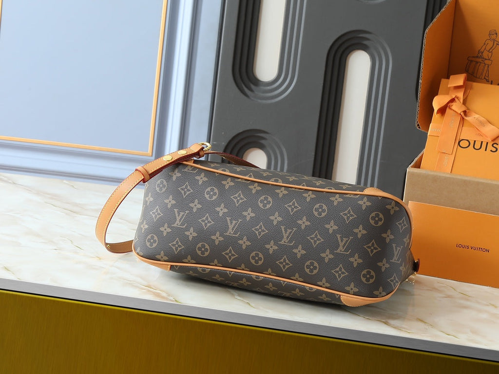 Designer Crossbody Bag for Women 40x29x15cm LEM277