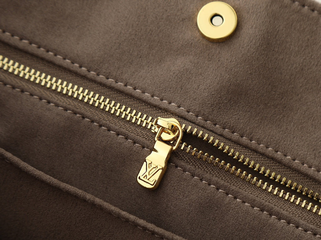 Designer Crossbody Bag for Women LEM297