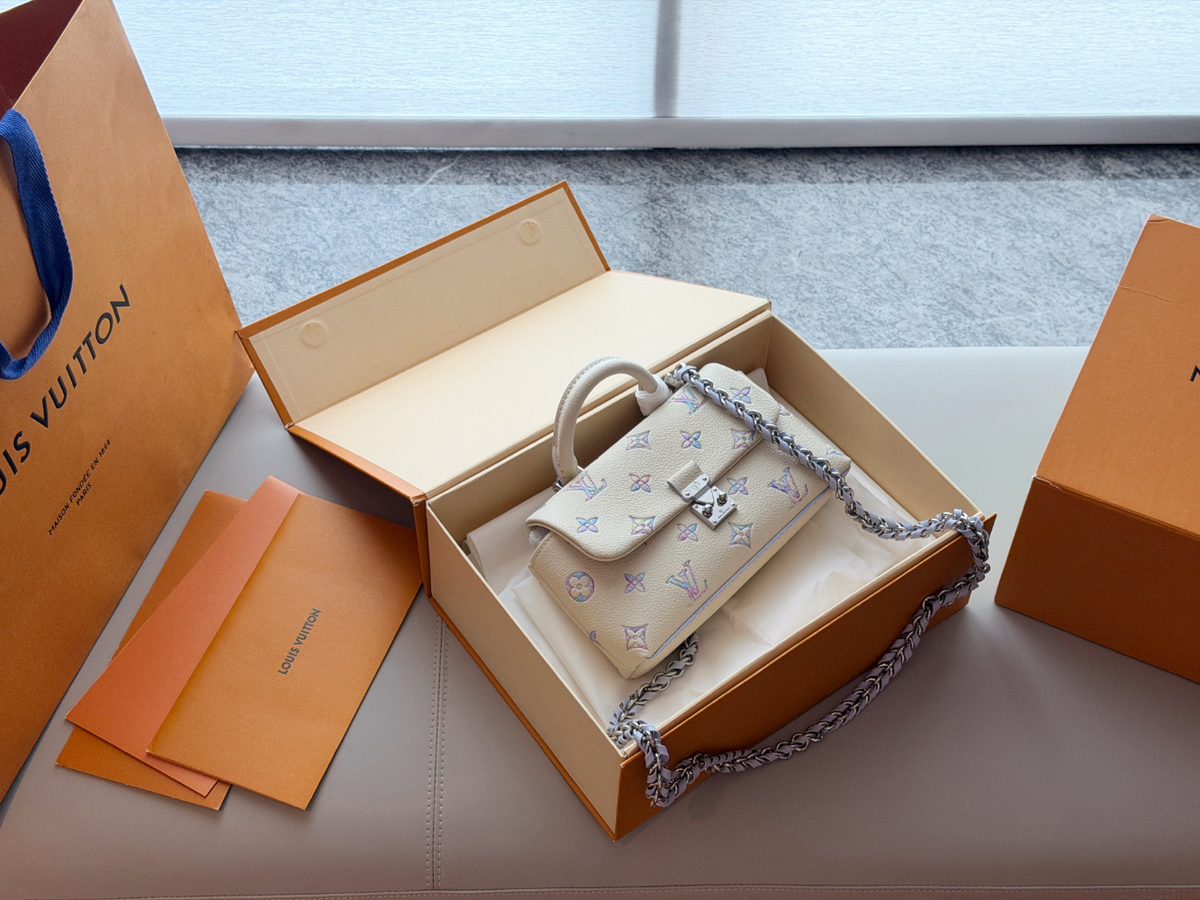 White Handbag for Women 21*11cm LEM515