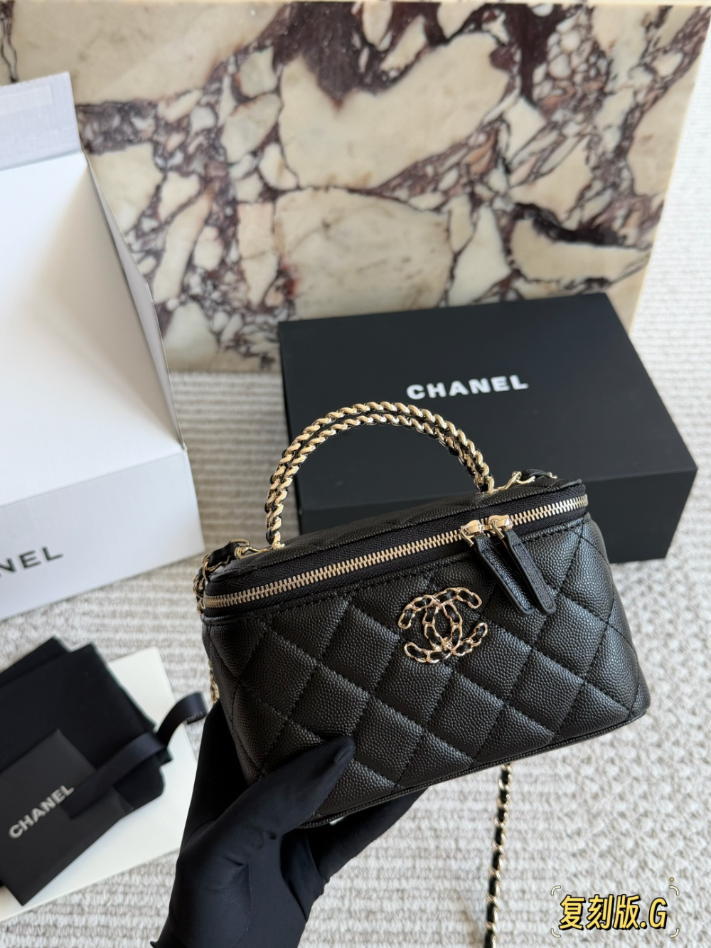 Black/White Handbag for Women 19cm CEM308