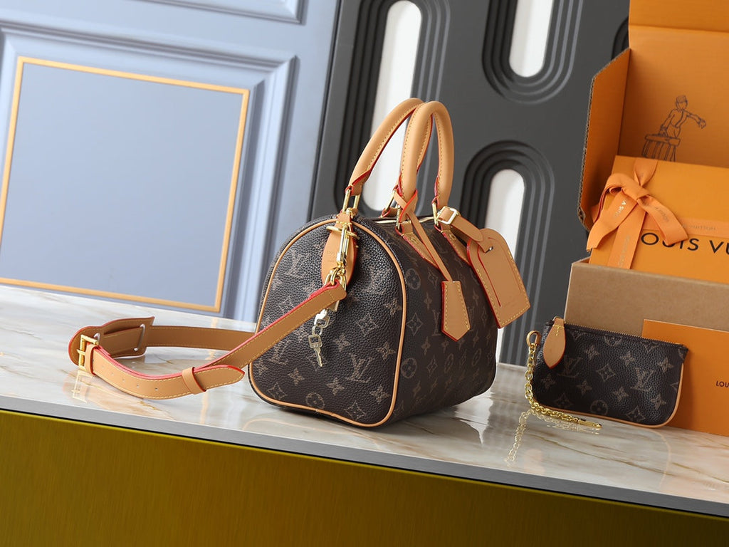 Designer Crossbody Bag for Women 25.0x15.0x15.0cm LEM341