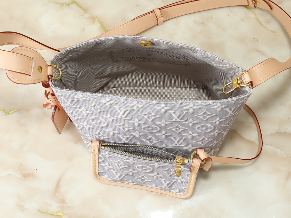Gray/Pink Handbag for Women 16x18x12cm LEM485
