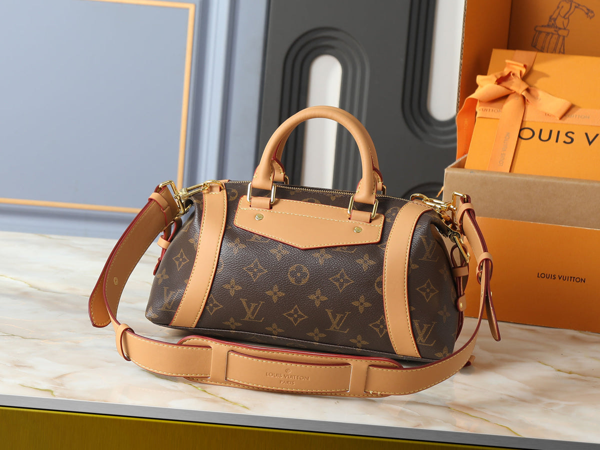 Designer Shoulder Bag for Women 23x10x10cm LEM417