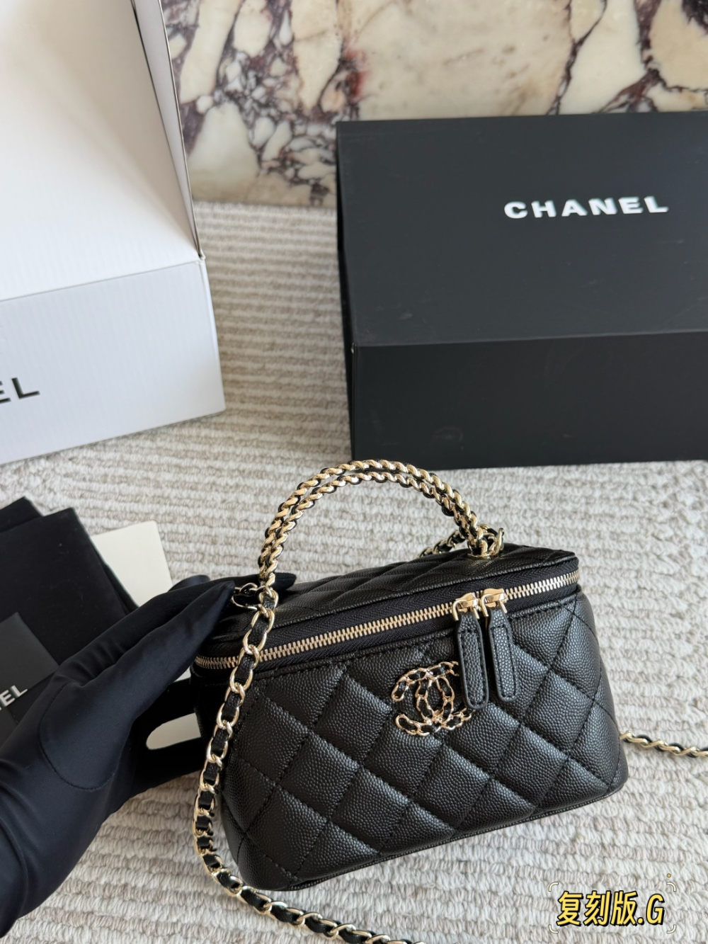 Black/White Handbag for Women 19cm CEM308