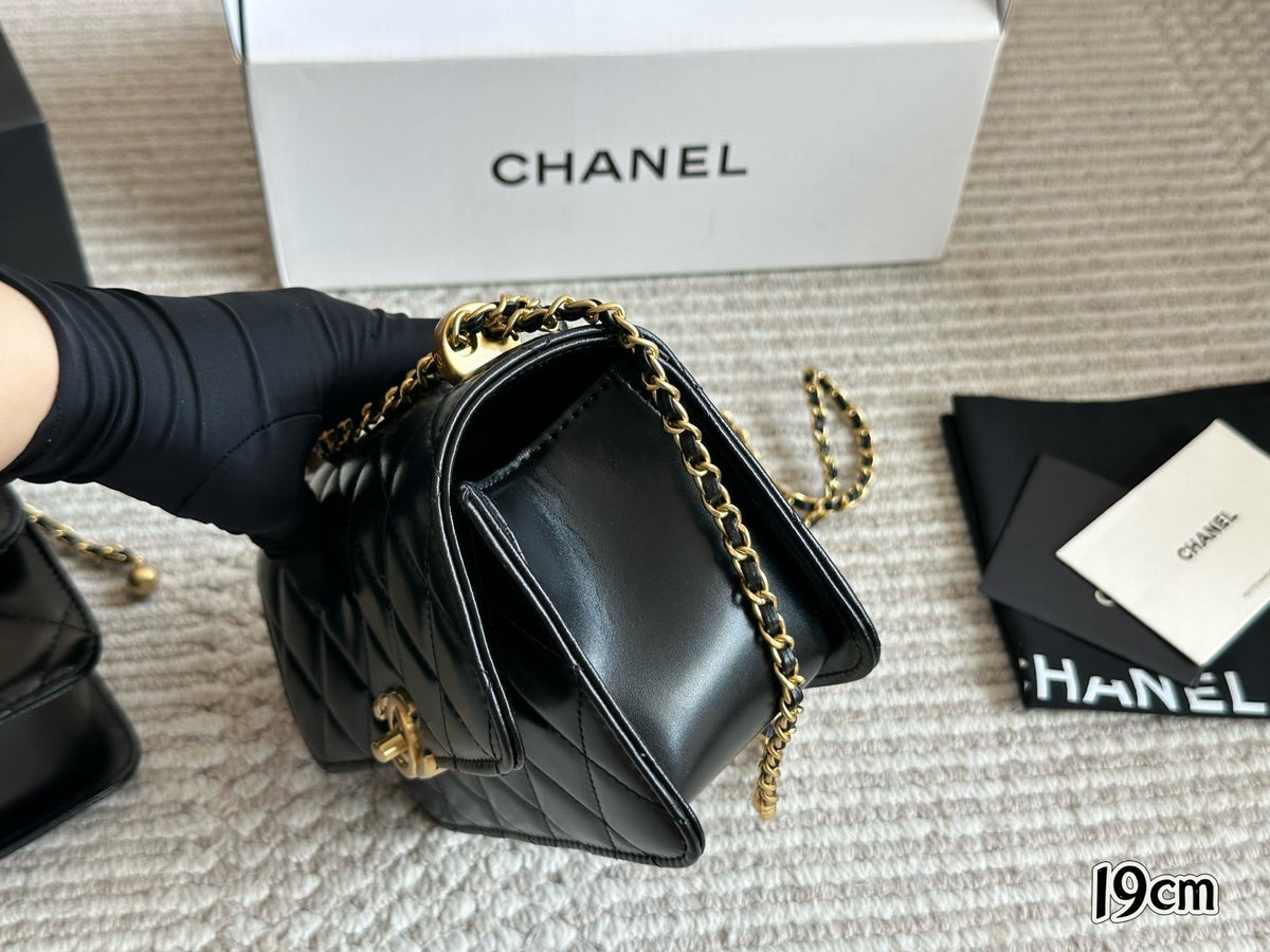 Designer Leather Crossbody Bag for Women CEM181