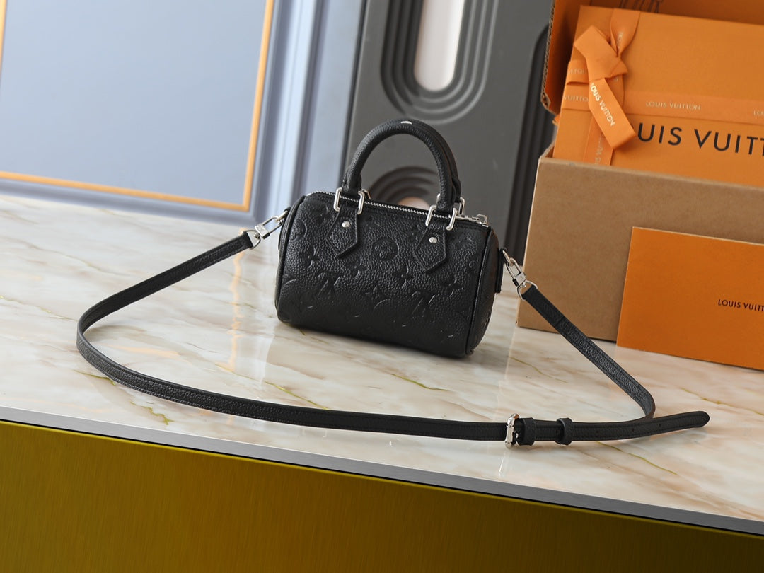 Designer Crossbody Bag for Women 16x10x7.5cm LEM338