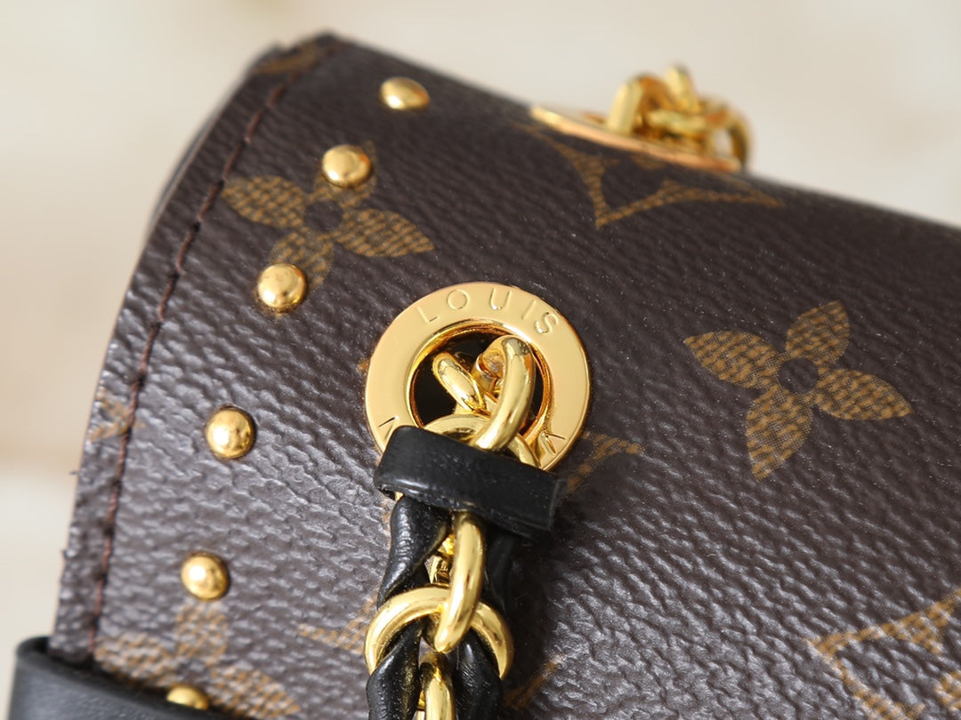 Black Handbag for Women 27x16x8cm LEM337