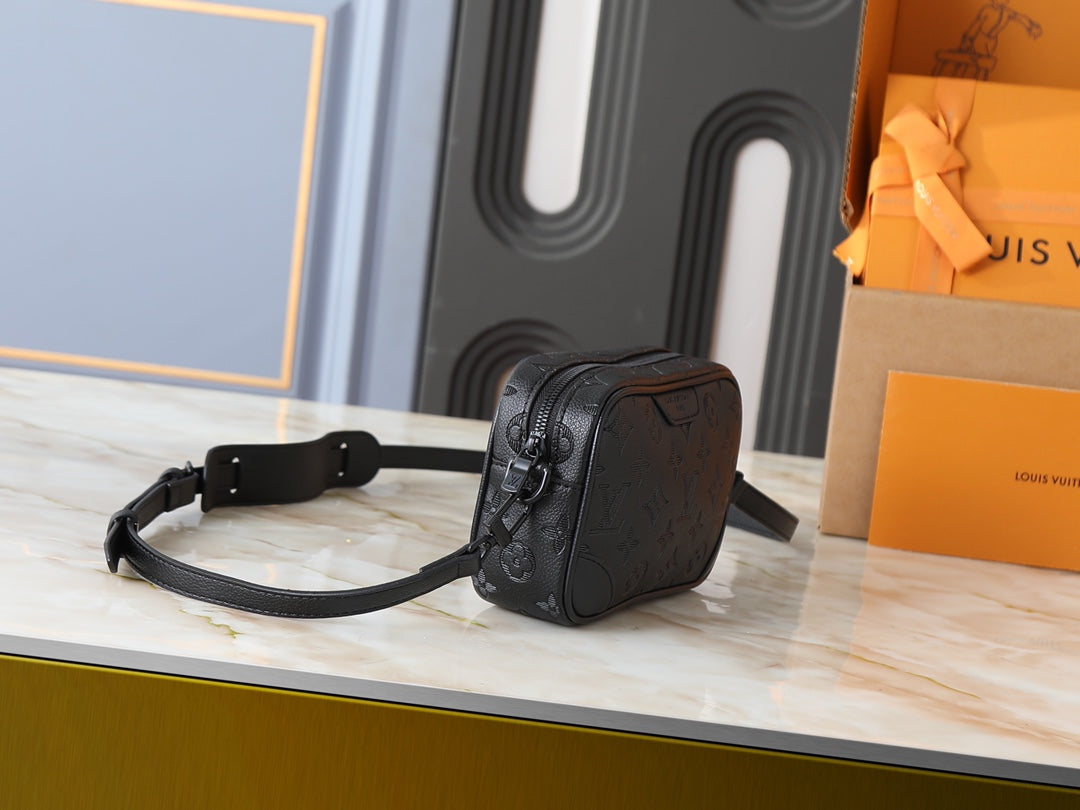 Black Bag for Women 20*13*6.5cm LEM334