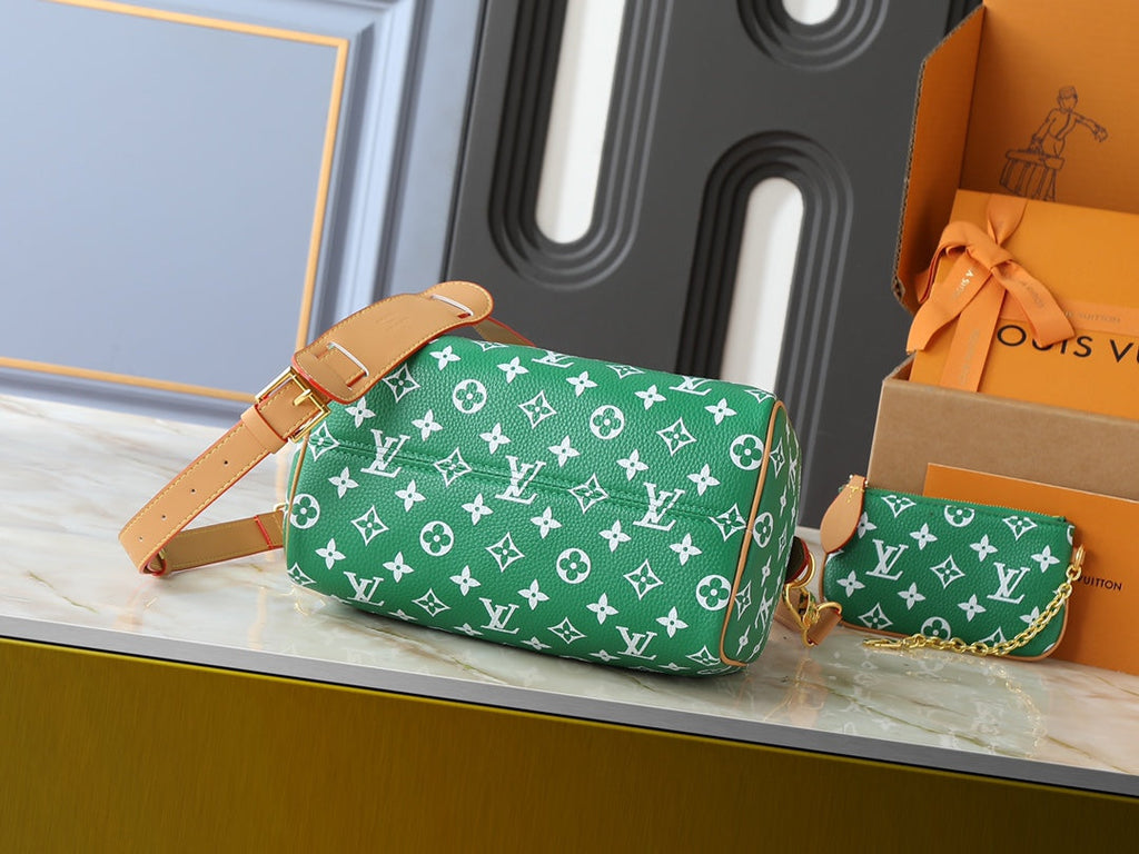 Designer Crossbody Bag for Women 25.0x15.0x15.0cm LEM341