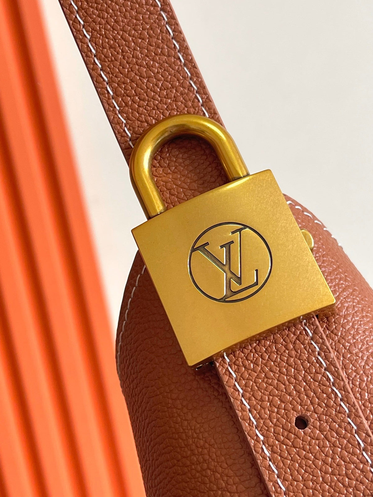 Genuine Leather Crossbody Bag for Women 28x16x24cm LEM346