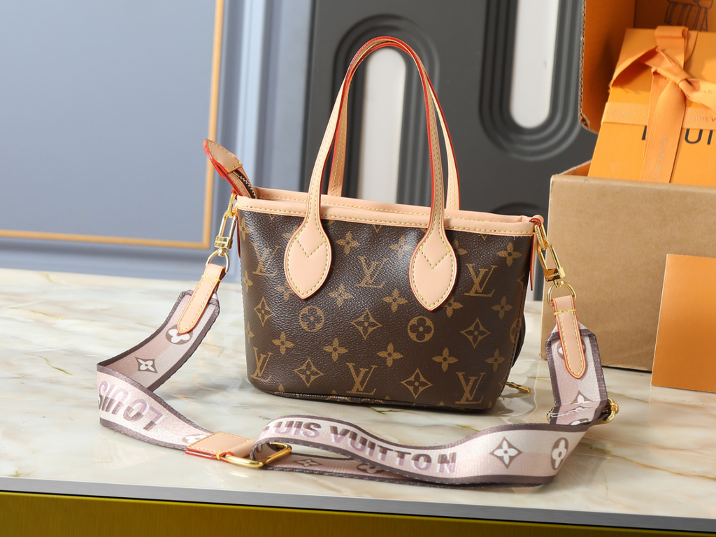 Brown Handbag for Women 24x14x9cm LEM437