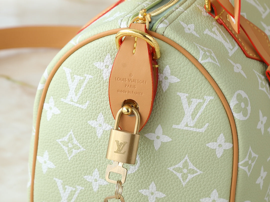 Designer Crossbody Bag for Women 25.0x15.0x15.0cm LEM341