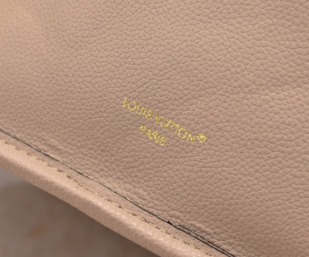 Travel Bag for Women 24x14x9cm LEM368