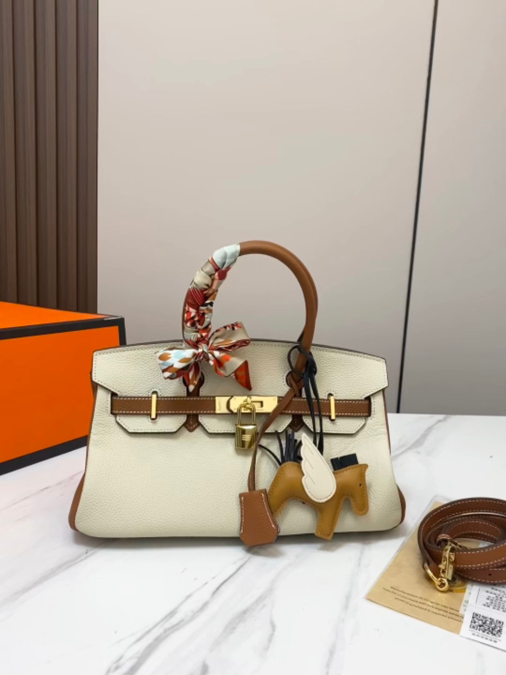 Black/White Handbag for Women 32*19cm HEM120