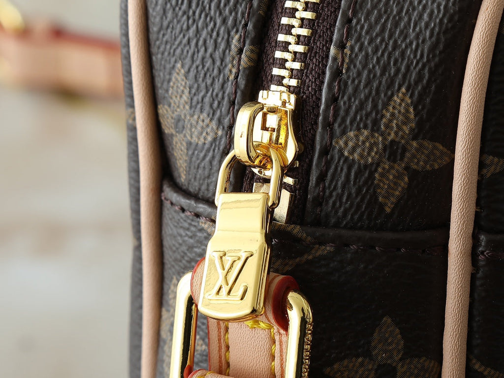 Designer Crossbody Bag for Women LEM252