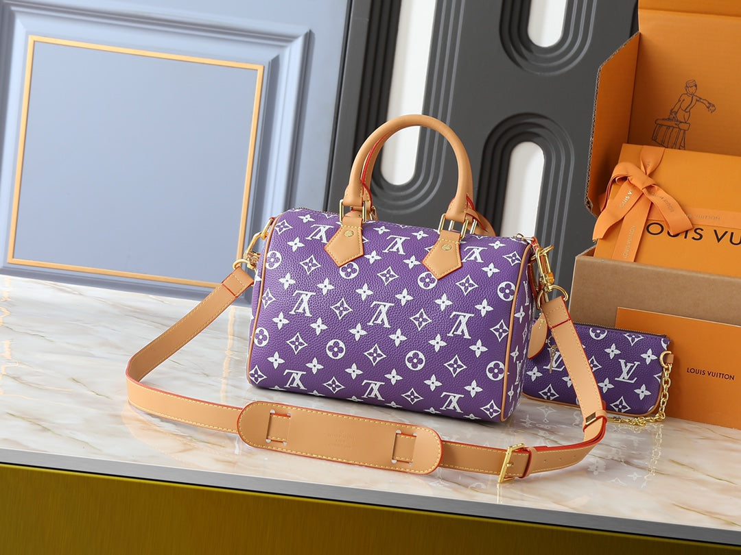 Designer Crossbody Bag for Women 25.0x15.0x15.0cm LEM341