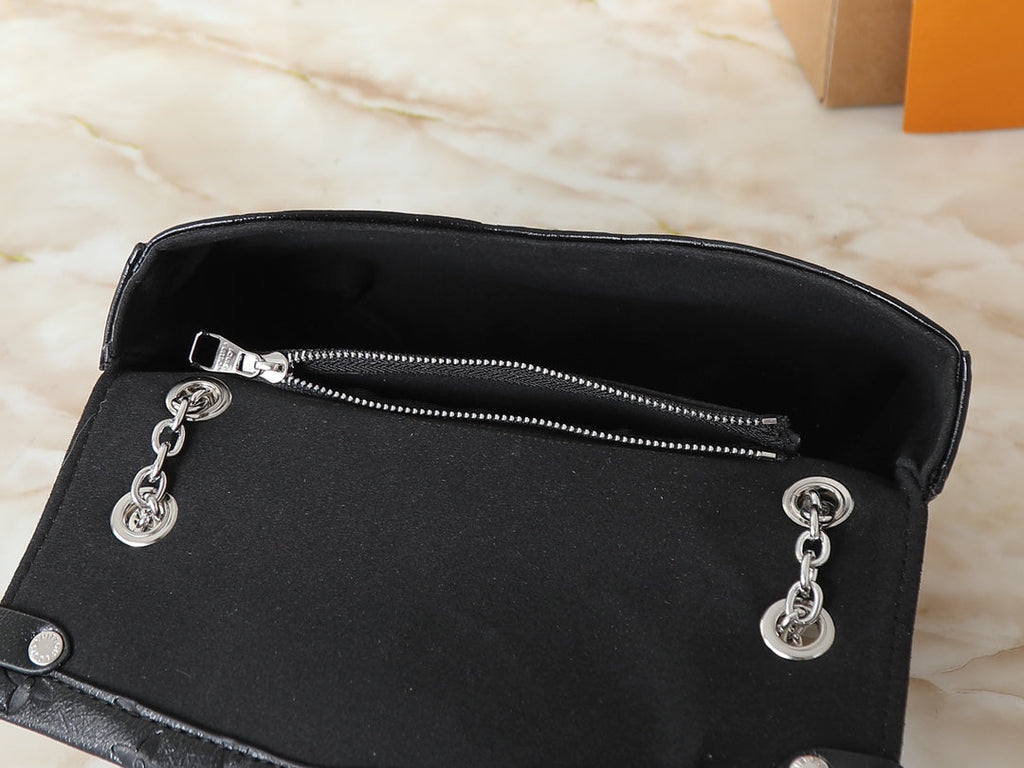 Black Handbag for Women 27x16x8cm LEM337