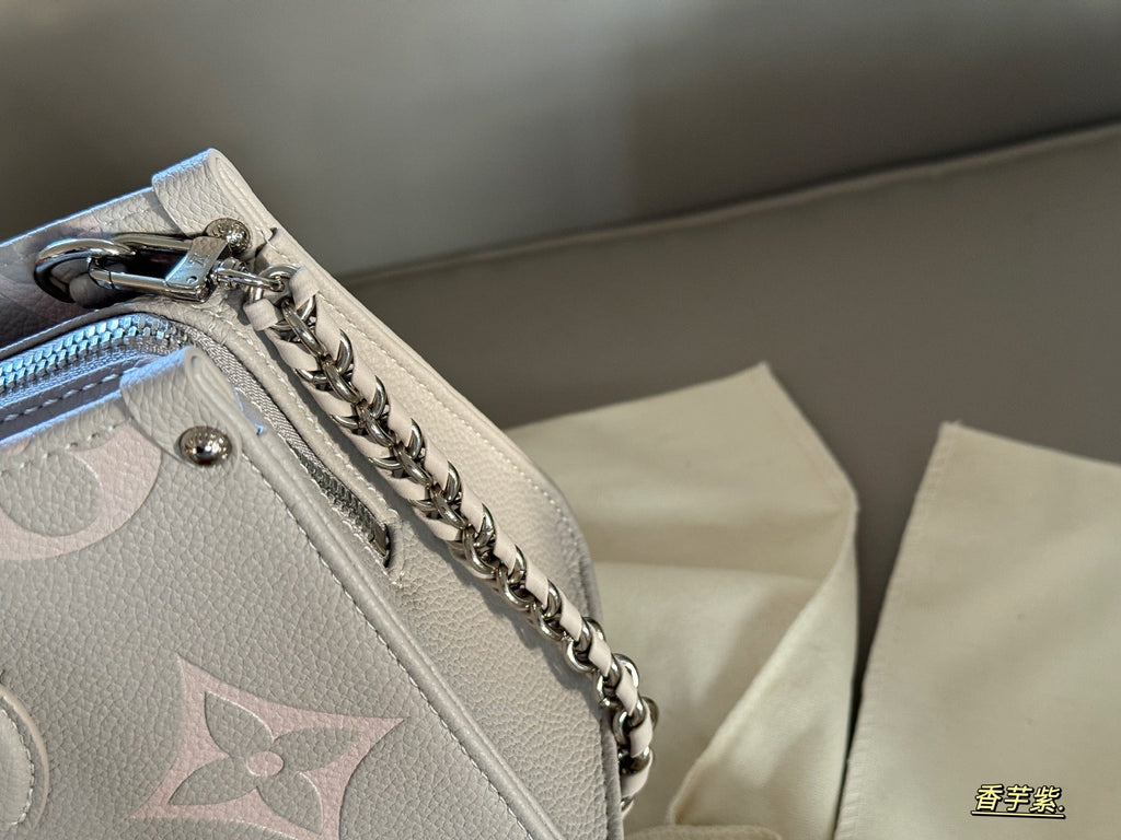Designer Crossbody Bag for Women 25*13cm LEM283