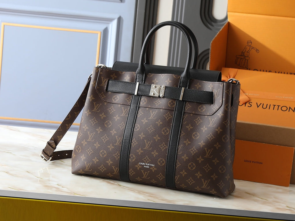 Designer Shoulder Bag for Women LEM298