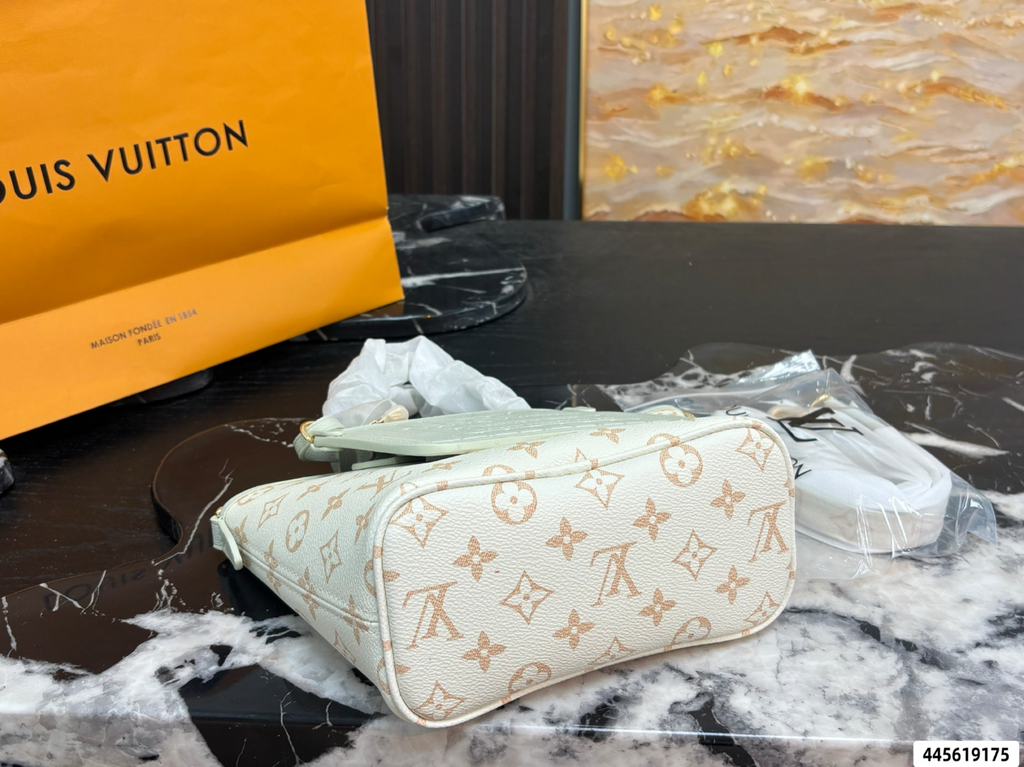 Grey/Pink Bag for Women 20*17cm LEM521
