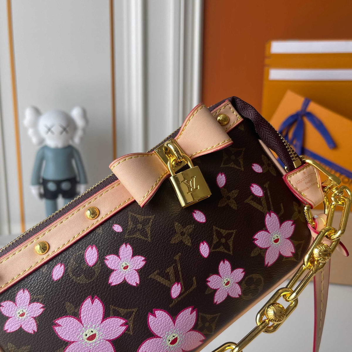 Fashion Handbag for Women 22*13*4cm LEM344