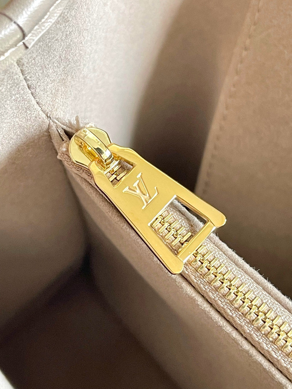 Genuine Leather Crossbody Bag for Women 31.0x21.5x13.0cm LEM360