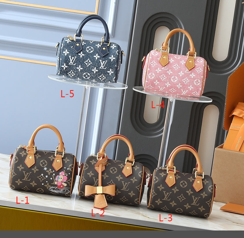 Designer Crossbody Bag for Women 16x10x7.5cm LEM251