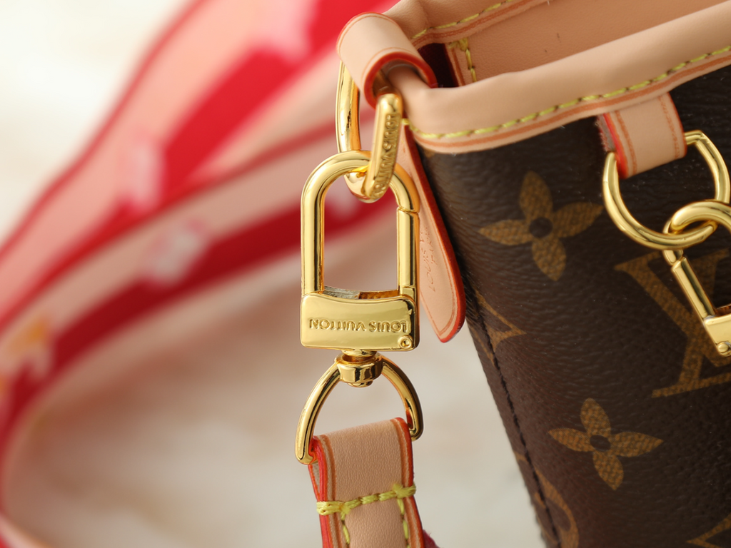 Brown Handbag for Women 24x14x9cm LEM437