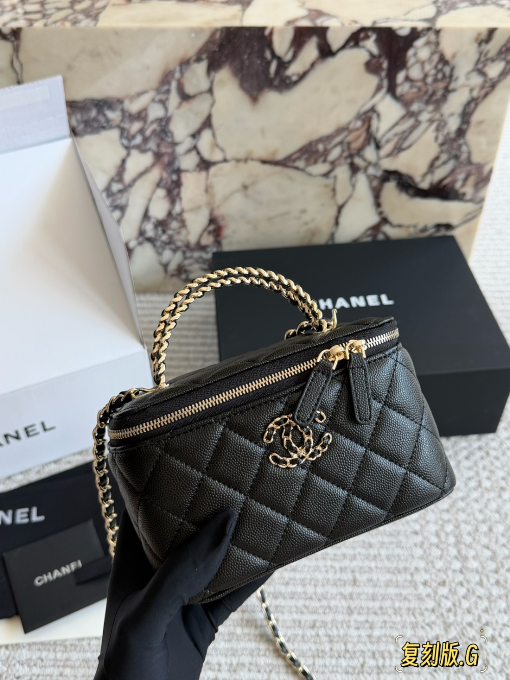 Black/White Handbag for Women 19cm CEM308