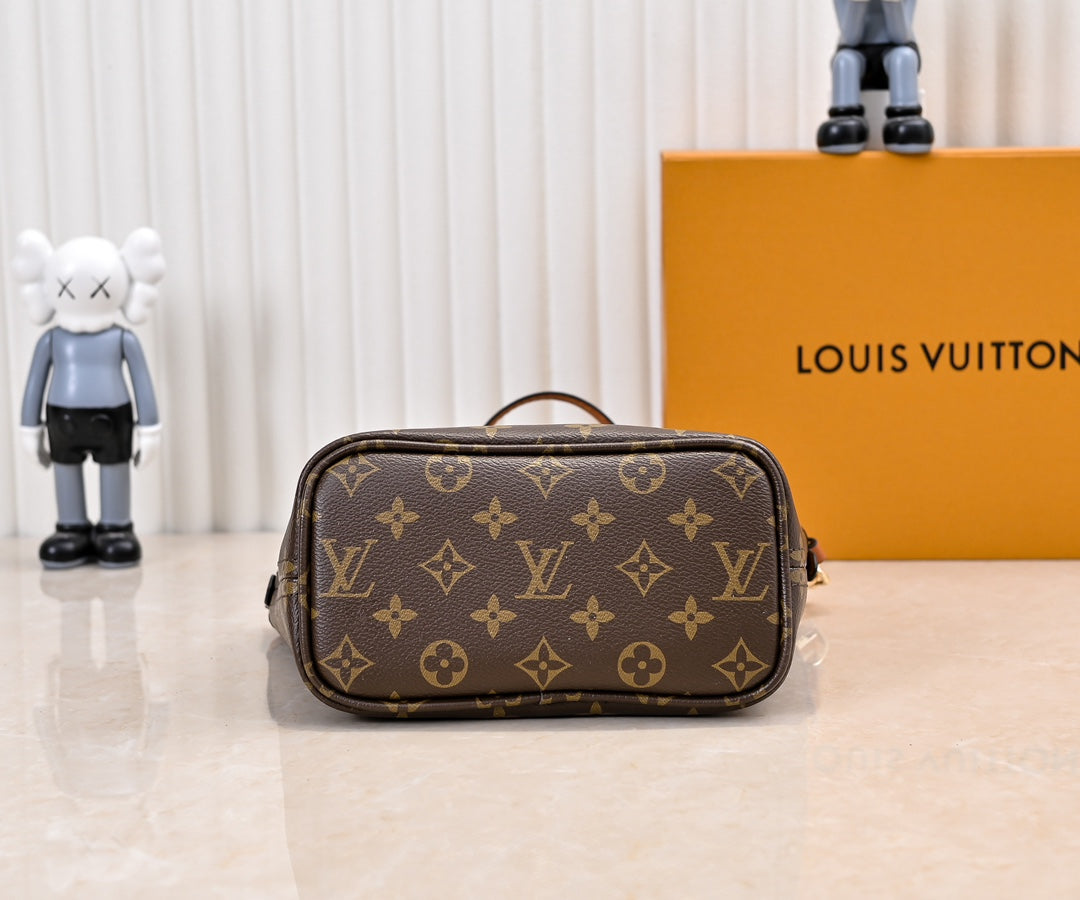 Travel Bag for Women 24x14x9cm LEM368