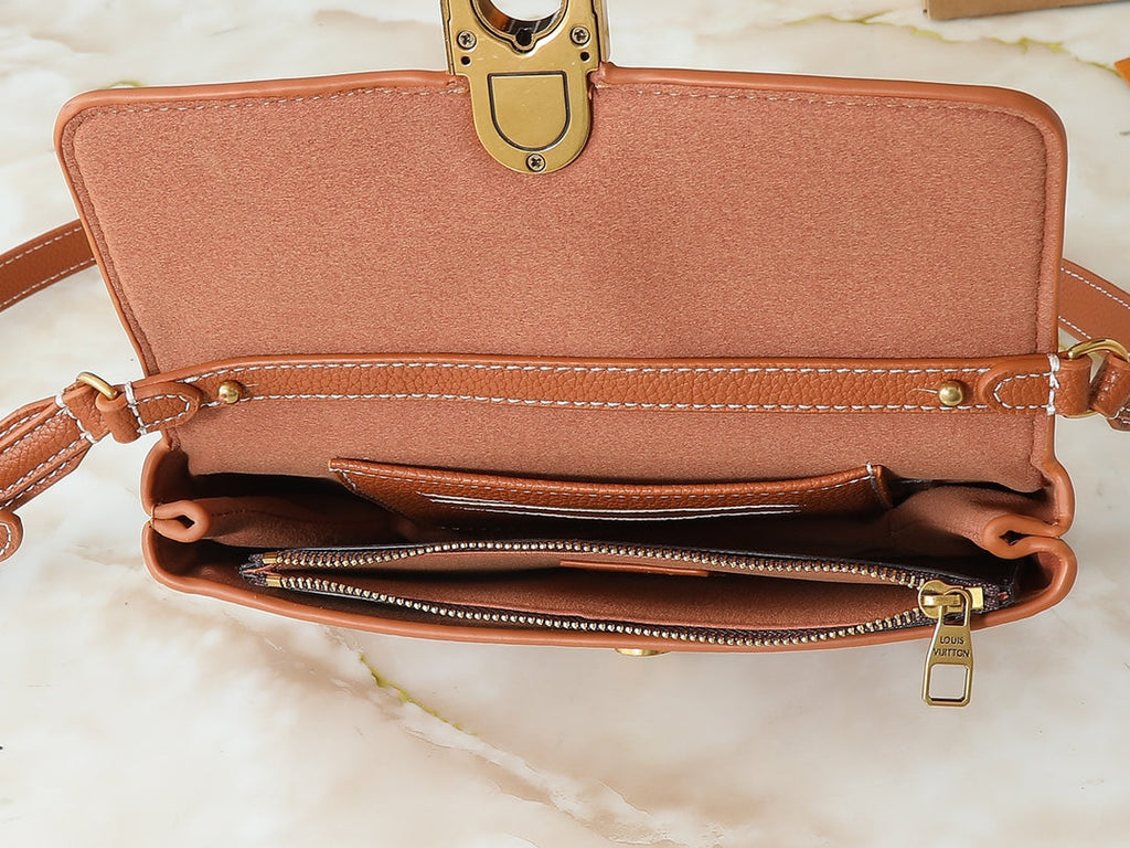 Designer Crossbody Bag for Women 22.0x13.0x3.5cm LEM302