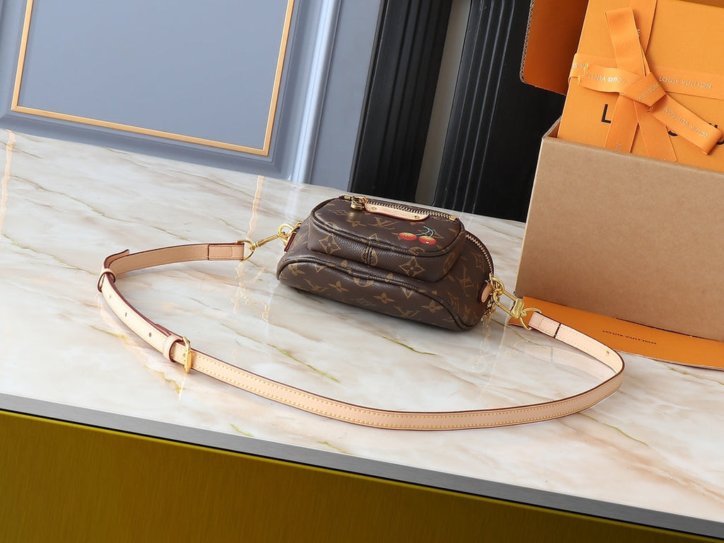 Designer Shoulder Bag for Women LEM245