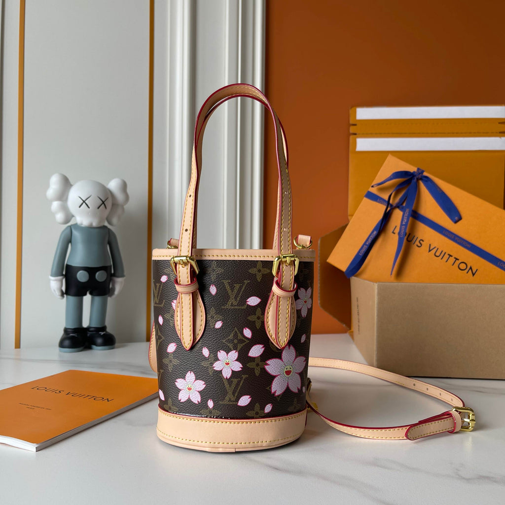 Fashion Handbag for Women 22*13*4cm LEM344