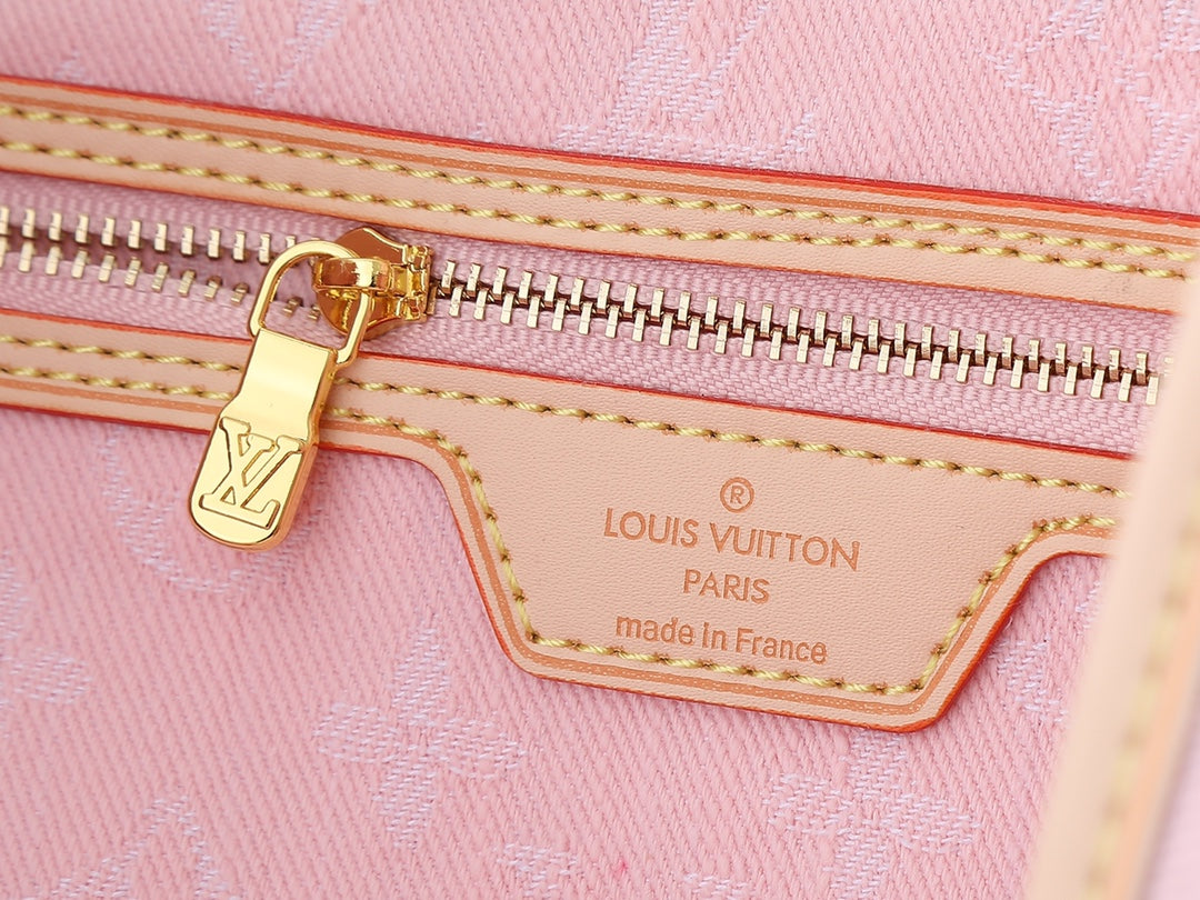 Designer Crossbody Bag for Women 31.0x28.0x14.0cm LEM278